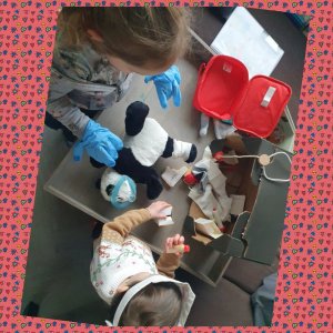 Children play: VVE theme 'Sick and Healthy'